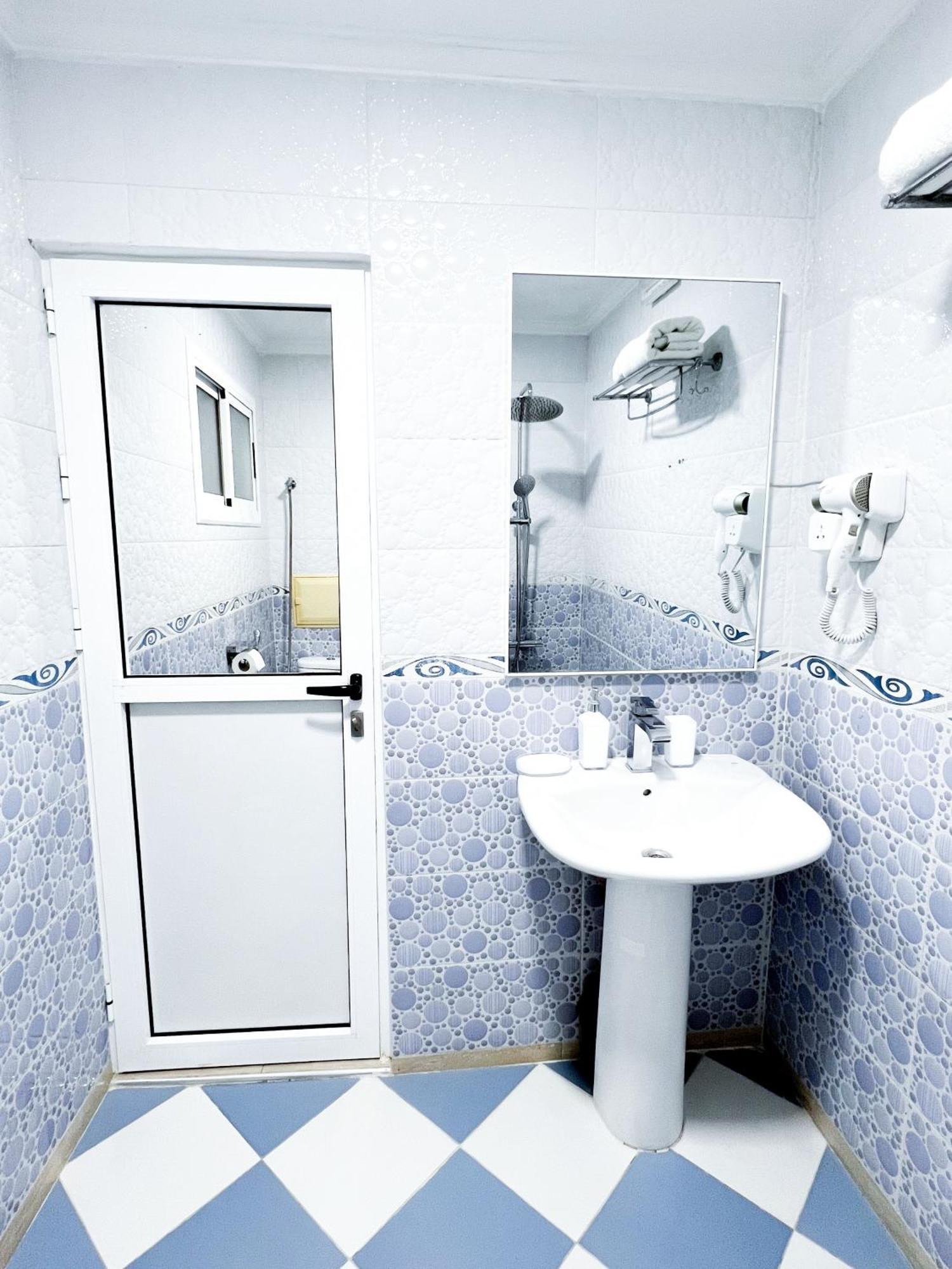 Mira Appartement -Lovely, Tidy & Close To Beaches And City Center Alhucemas Exterior foto